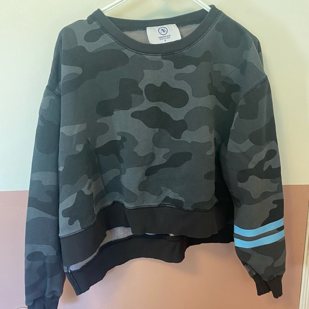 Addison Bay Women's Lombard Crewneck Black Camo
